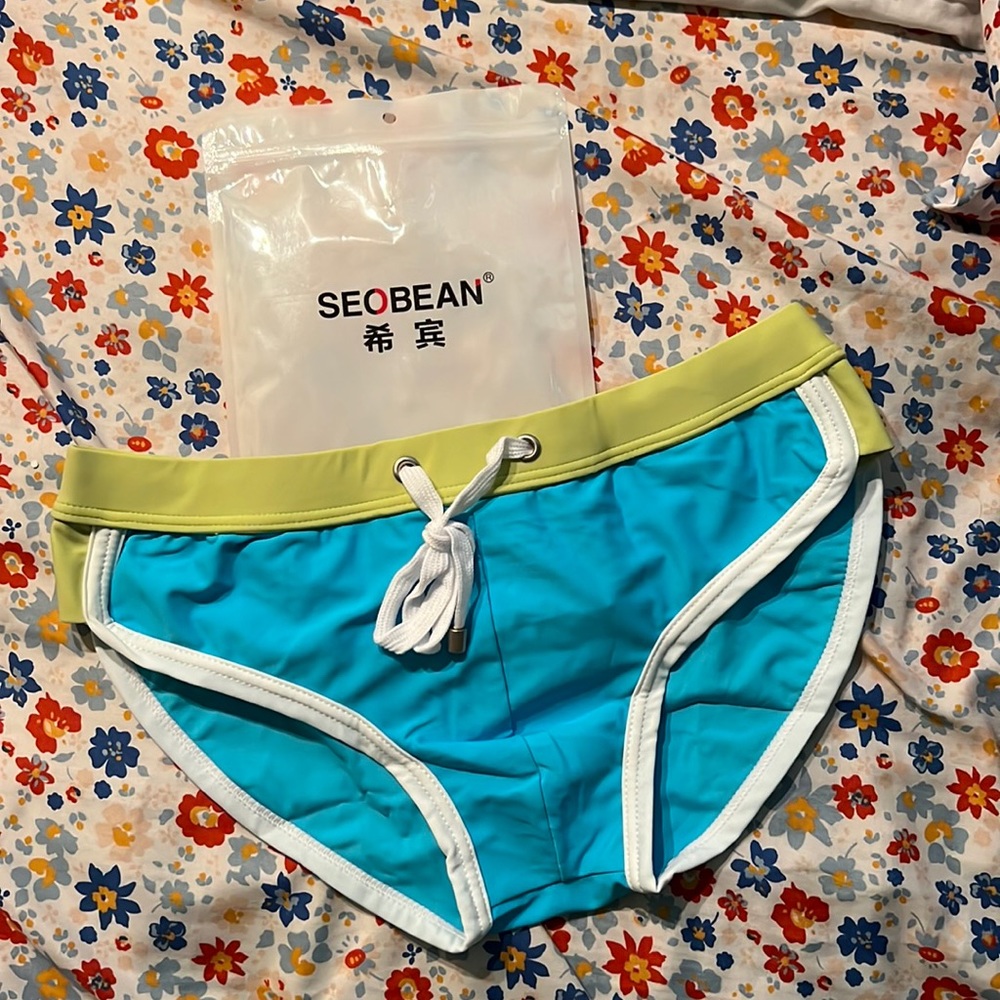 MEN’s Seobean Swim Brief in size MEDIUM (28-30)